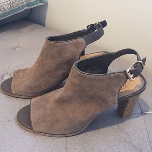 Women’s Bass suede brown heel